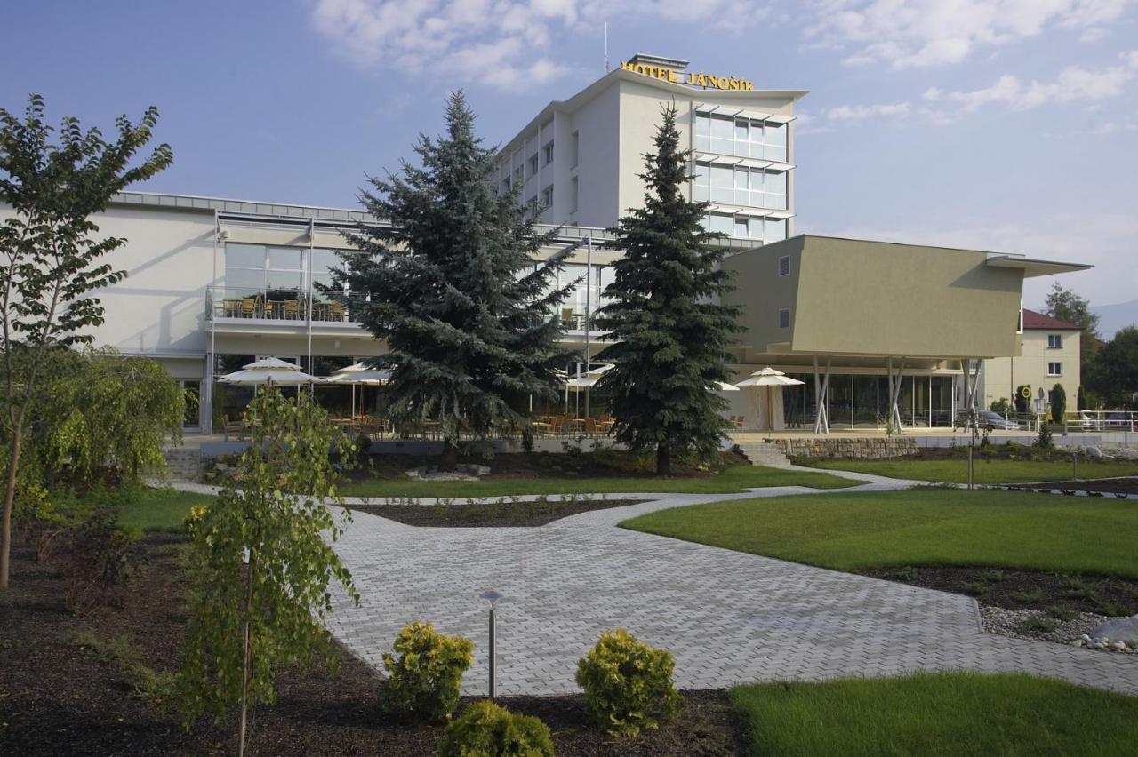 Hotel Janosik Liptovsky Mikulas Bagian luar foto