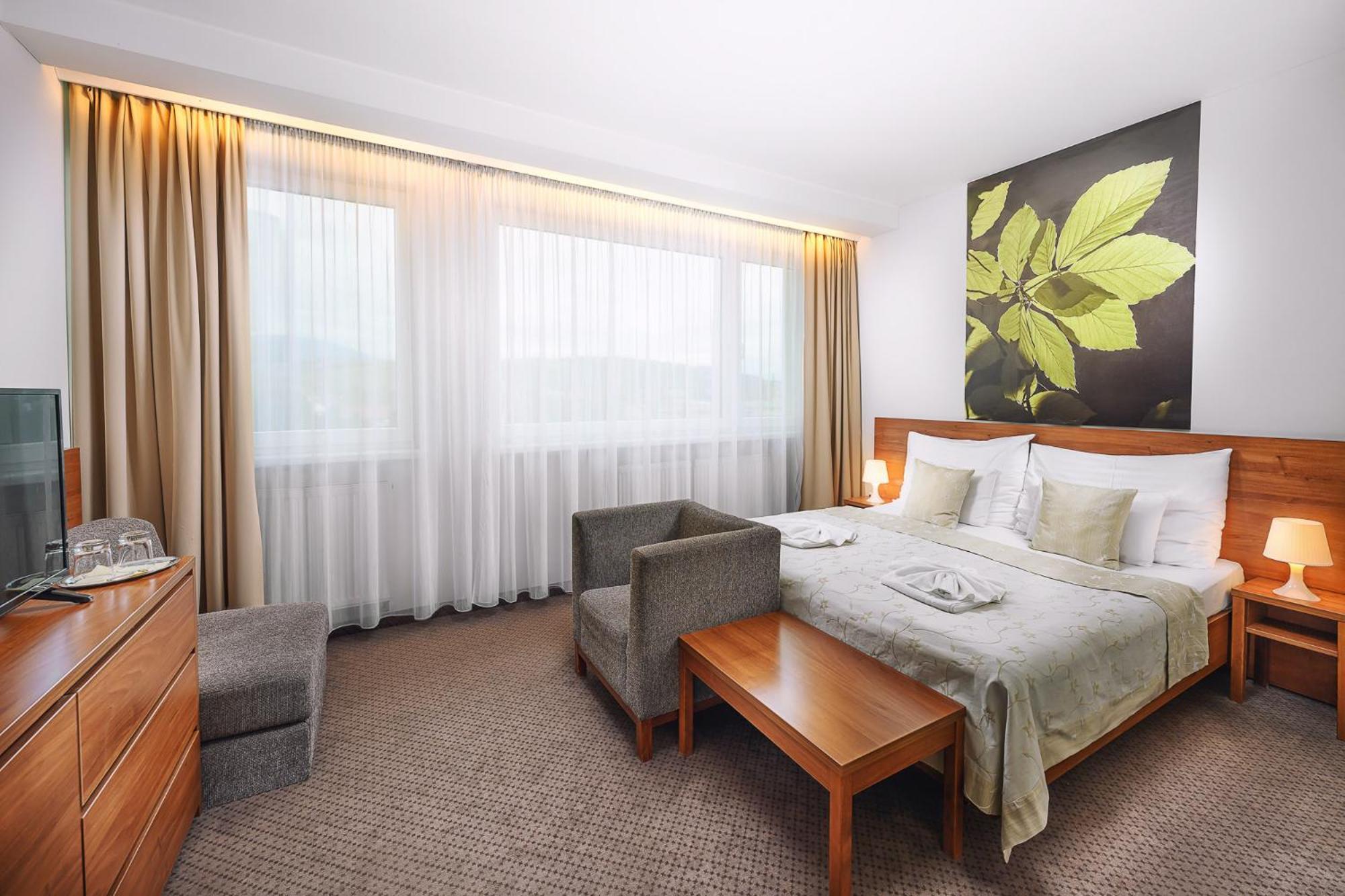 Hotel Janosik Liptovsky Mikulas Bagian luar foto
