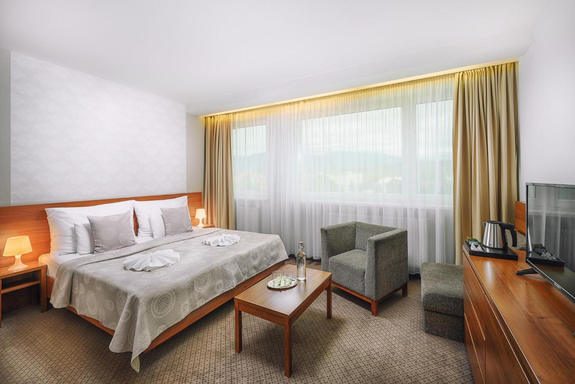 Hotel Janosik Liptovsky Mikulas Bagian luar foto