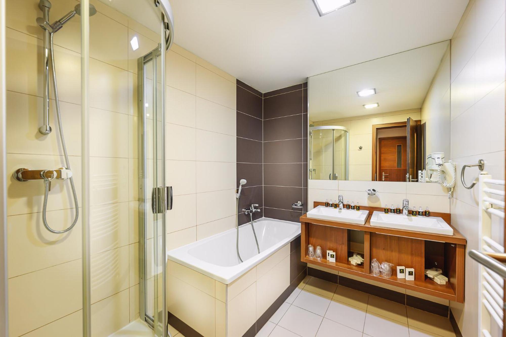 Hotel Janosik Liptovsky Mikulas Bagian luar foto