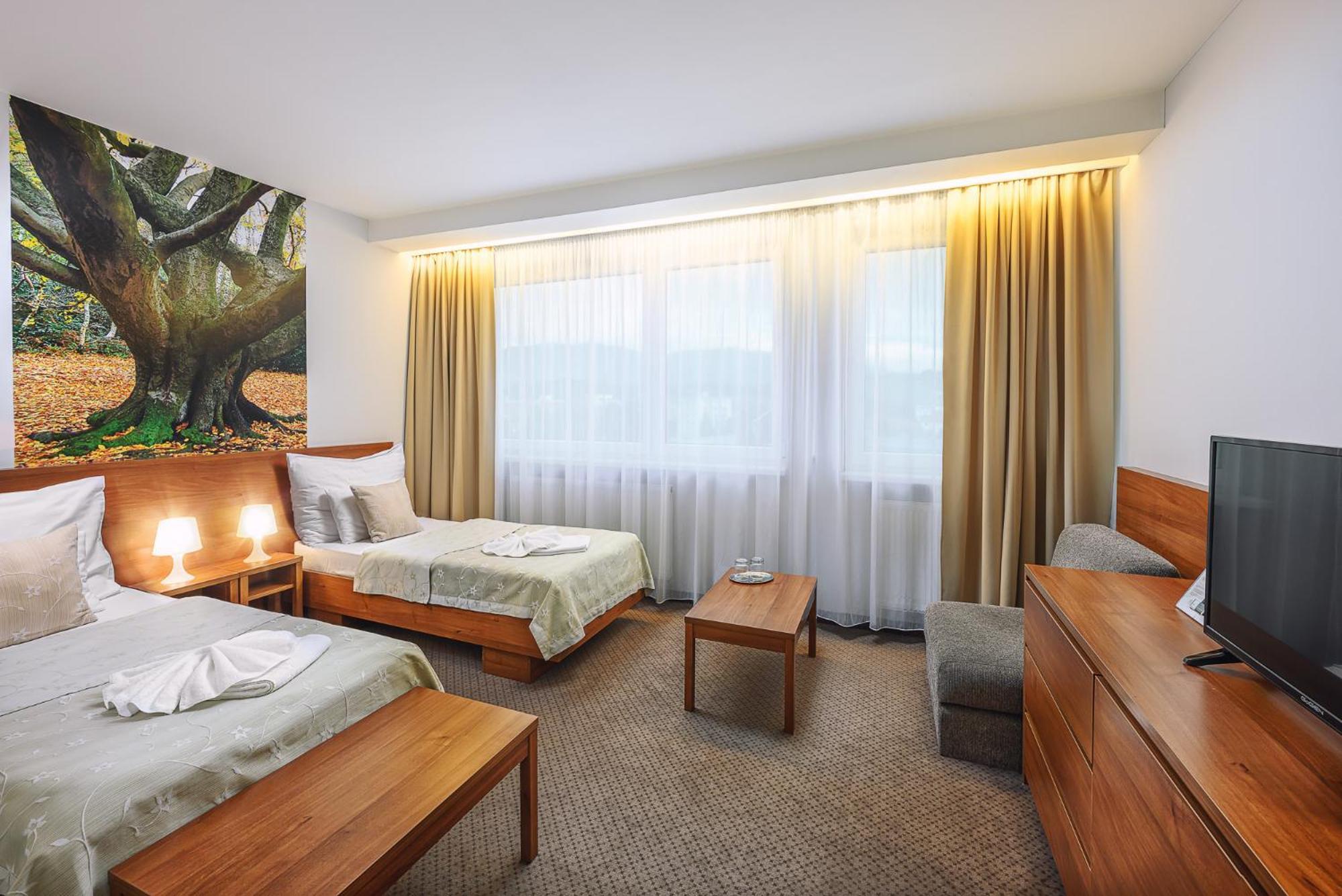 Hotel Janosik Liptovsky Mikulas Bagian luar foto