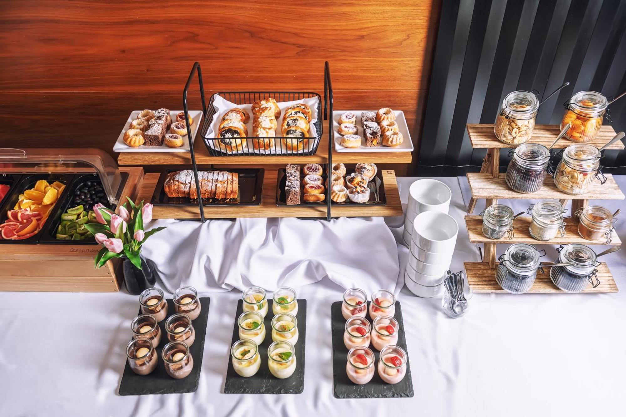 Hotel Janosik Liptovsky Mikulas Bagian luar foto