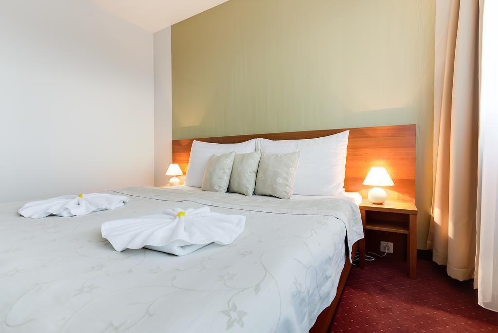 Hotel Janosik Liptovsky Mikulas Bagian luar foto