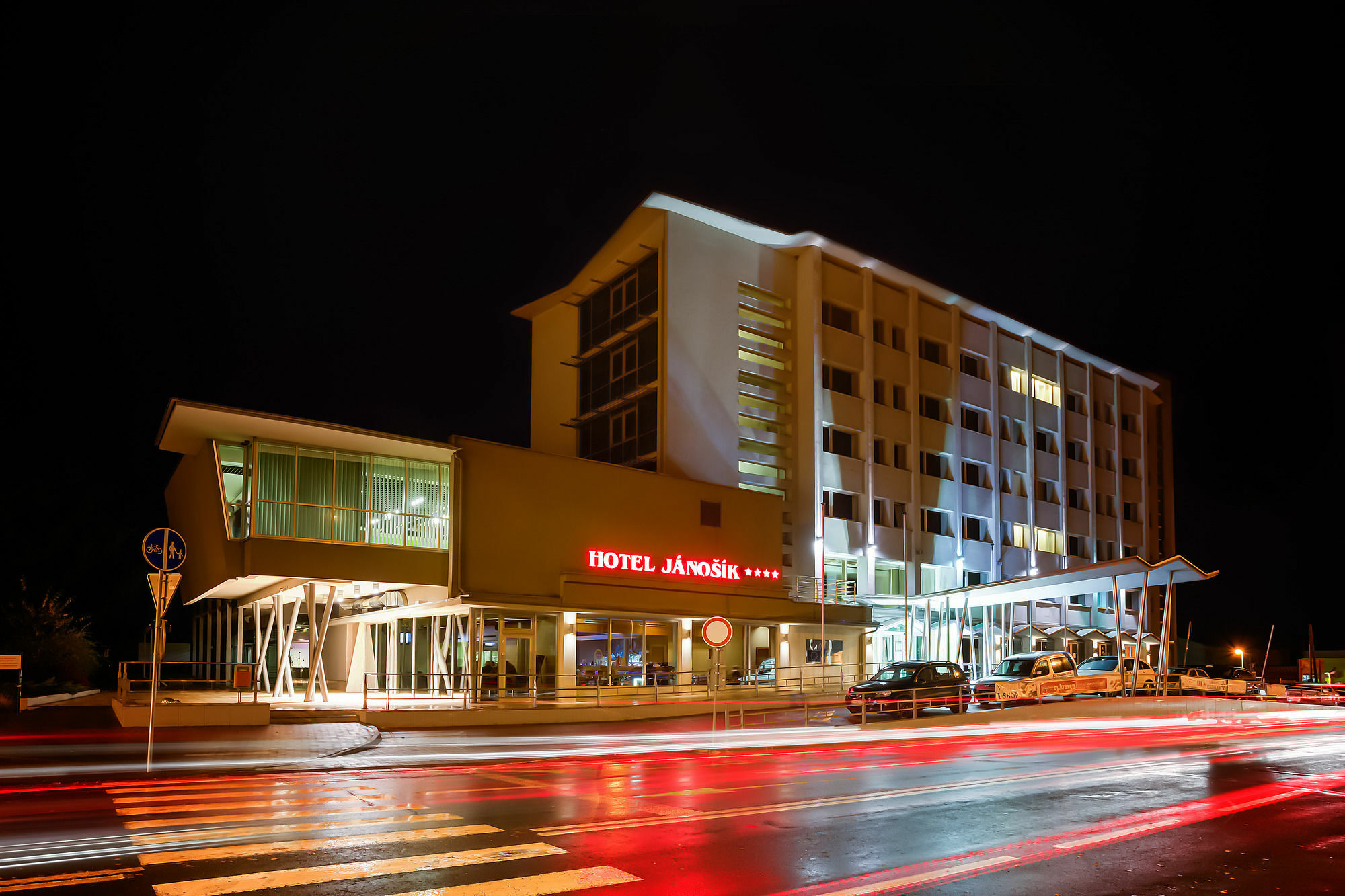 Hotel Janosik Liptovsky Mikulas Bagian luar foto